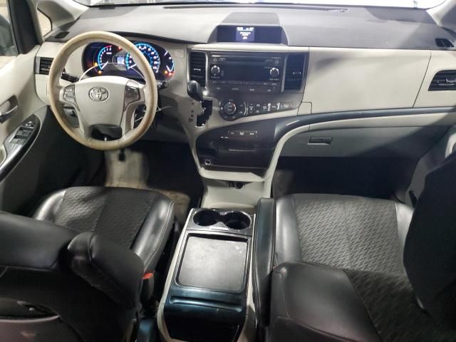 2011 Toyota Sienna Sport