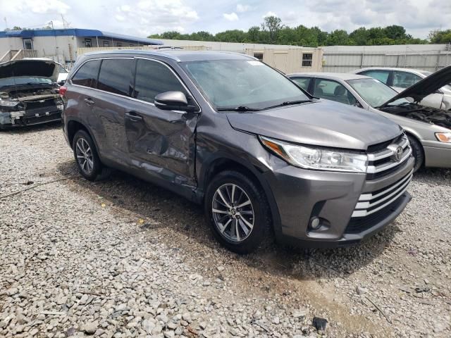 2019 Toyota Highlander SE