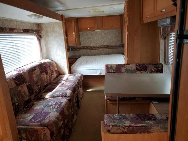 2006 Coachmen Camper