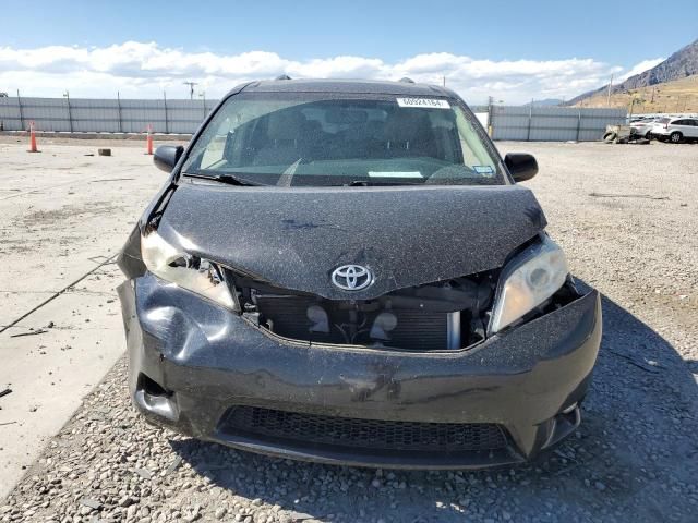 2017 Toyota Sienna XLE