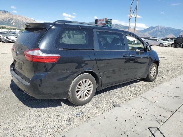 2017 Toyota Sienna XLE