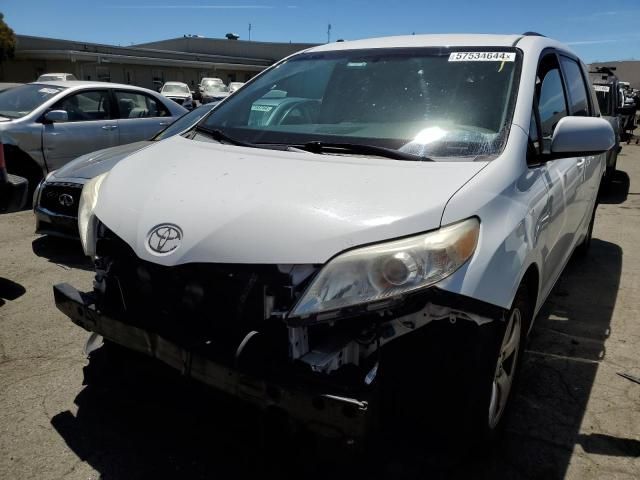 2015 Toyota Sienna LE