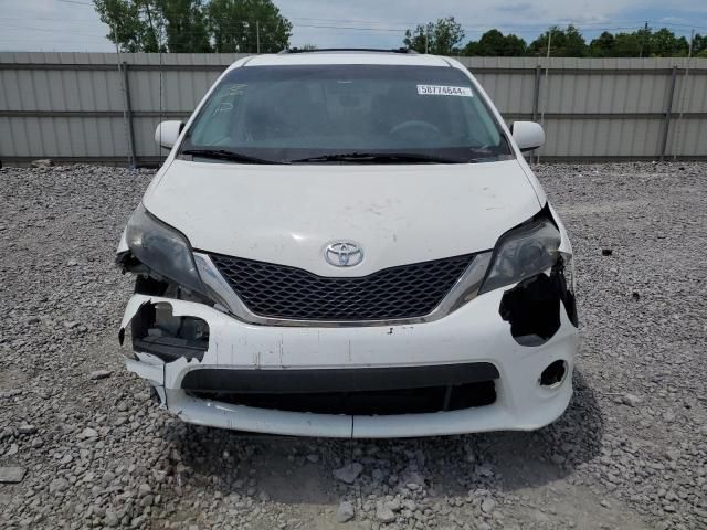 2011 Toyota Sienna Sport