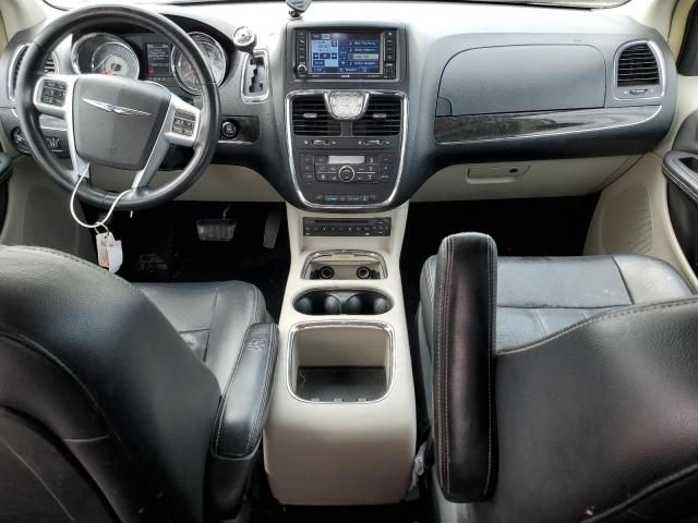 2012 Chrysler Town & Country Touring L