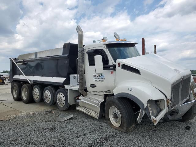 2021 Kenworth Construction T880