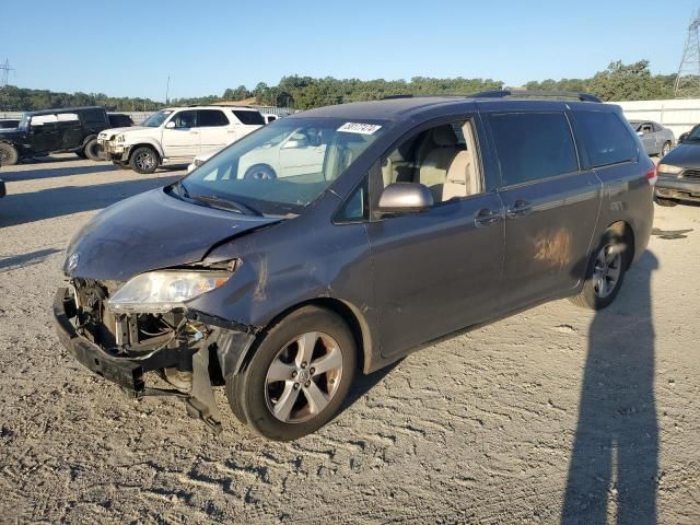 2013 Toyota Sienna LE