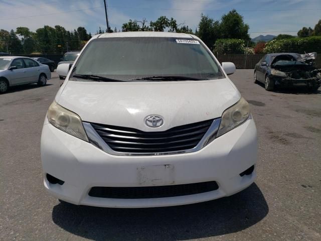 2013 Toyota Sienna LE