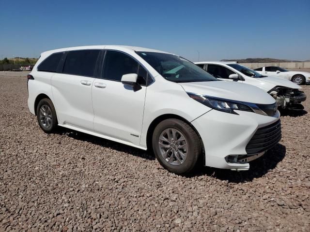 2021 Toyota Sienna LE