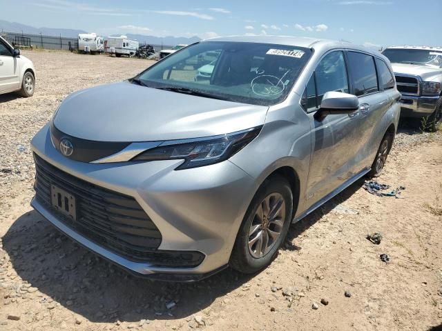 2021 Toyota Sienna LE