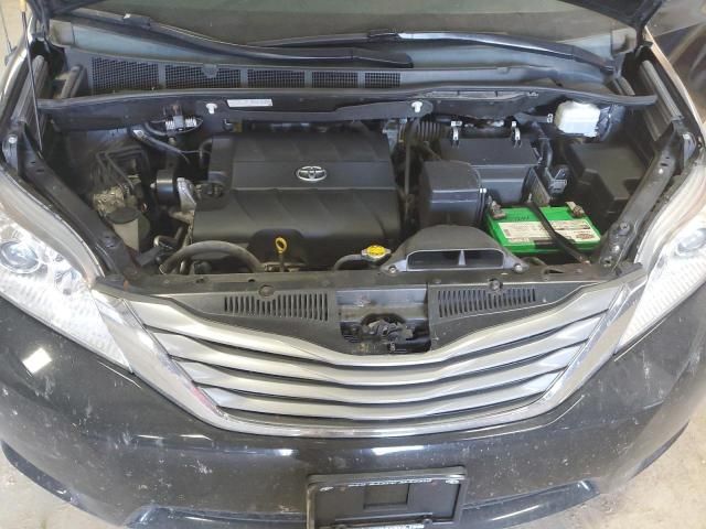 2013 Toyota Sienna XLE