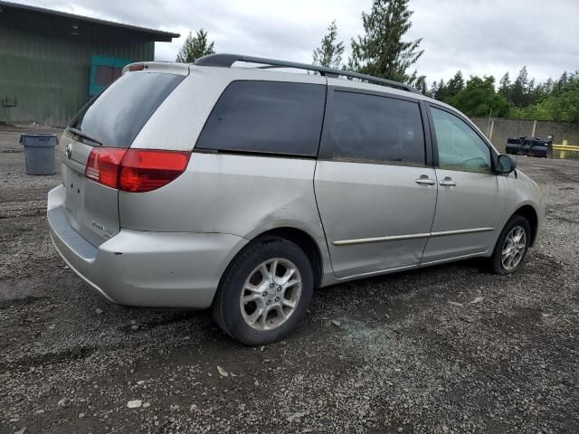 2004 Toyota Sienna LE