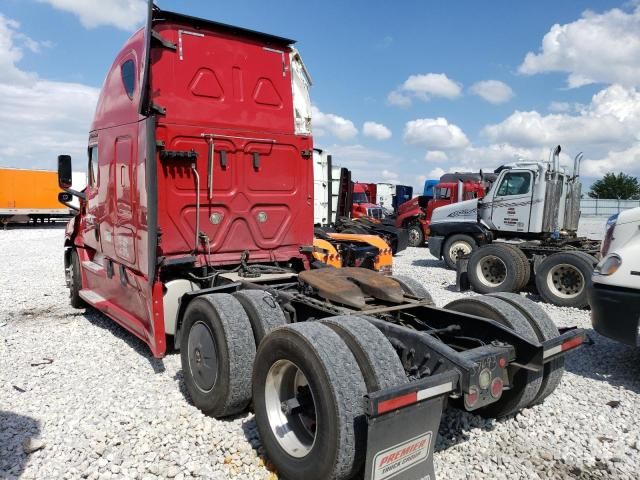 2020 Freightliner Cascadia 126