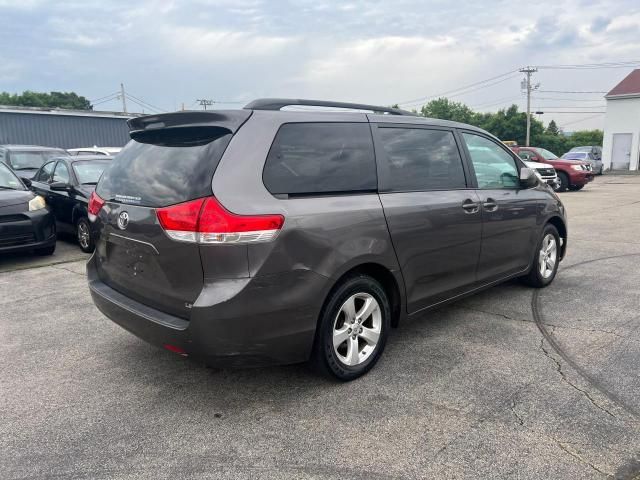 2013 Toyota Sienna LE