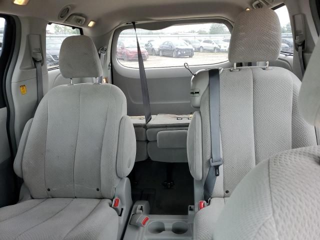 2013 Toyota Sienna LE