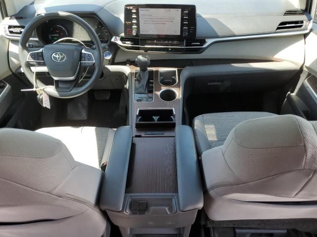 2021 Toyota Sienna LE