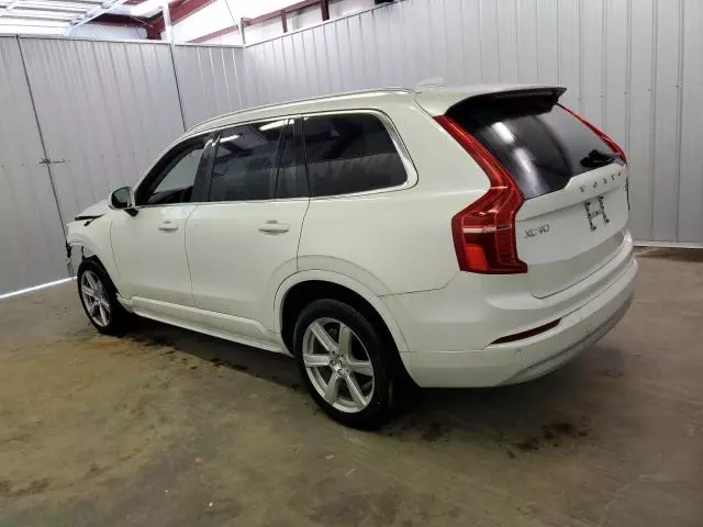 2022 Volvo XC90 T5 Momentum