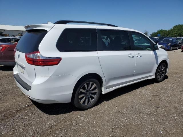 2019 Toyota Sienna LE