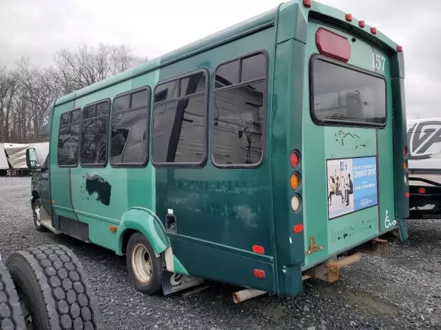 2015 Ford Econoline E450 Super Duty Cutaway Van