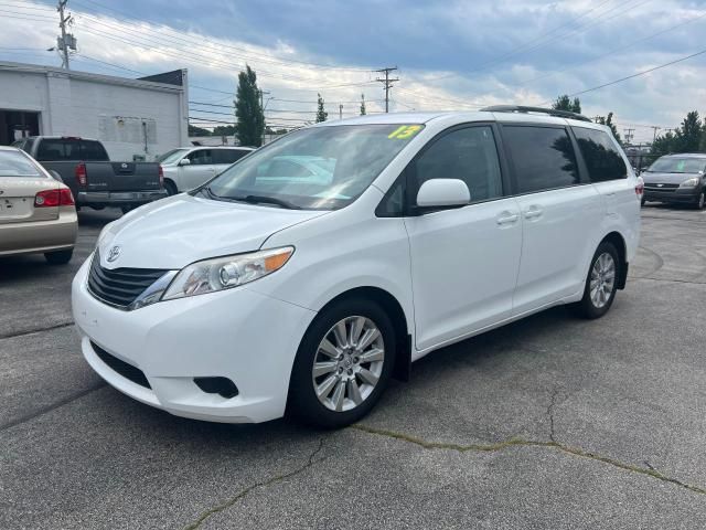 2013 Toyota Sienna LE