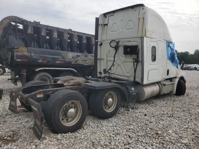 2019 Freightliner Cascadia 126