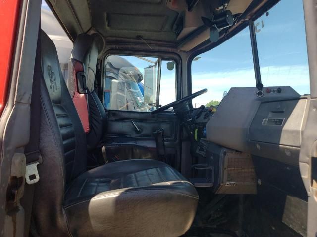 2000 Mack 600 RD600