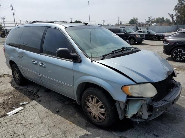 2005 Chrysler Town & Country Limited