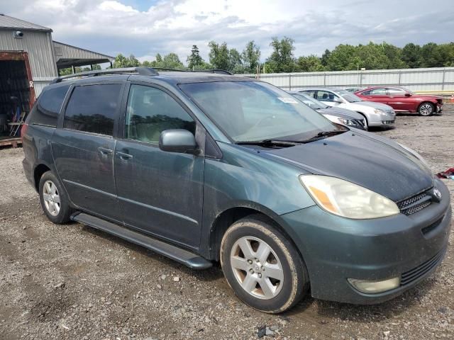 2004 Toyota Sienna XLE