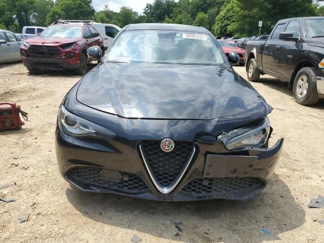 2018 Alfa Romeo Giulia Q4