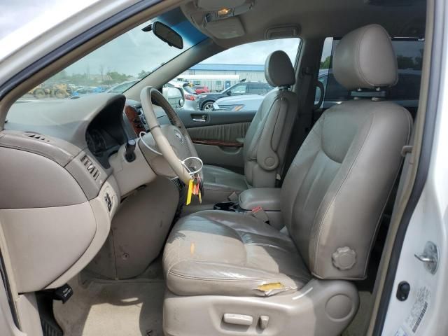 2004 Toyota Sienna XLE