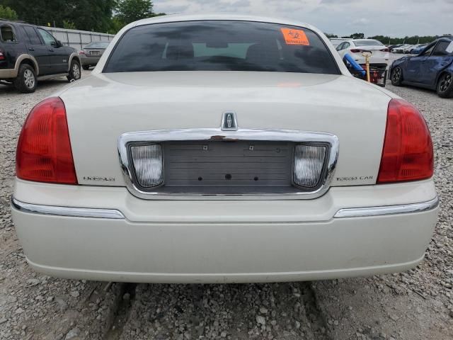 2006 Lincoln Town Car Signature Limited