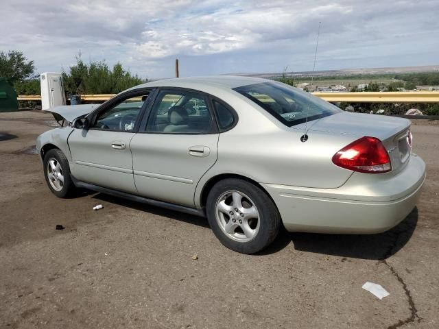 2004 Ford Taurus SE