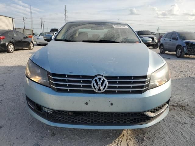 2013 Volkswagen Passat SEL