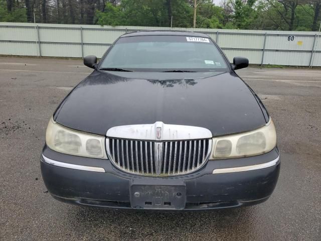 1999 Lincoln Town Car Signature