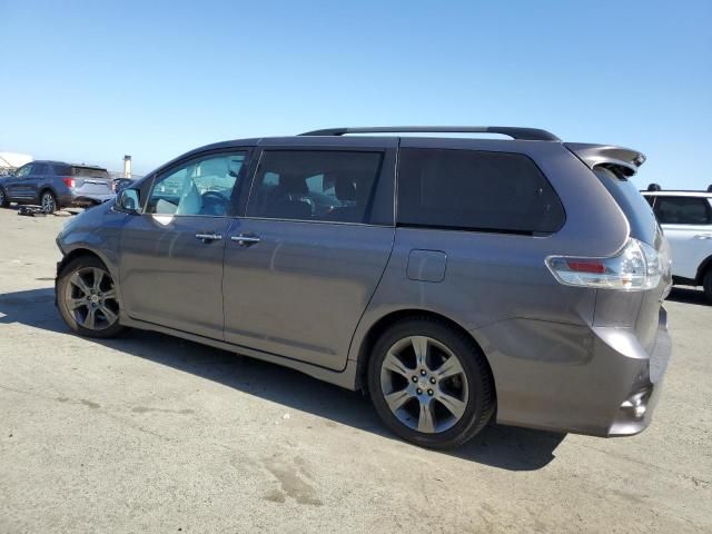 2015 Toyota Sienna Sport