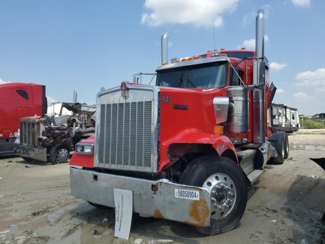 2023 Kenworth Construction W900