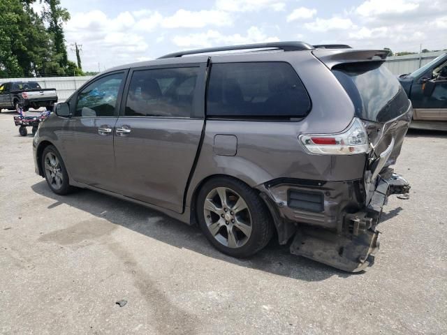 2015 Toyota Sienna Sport