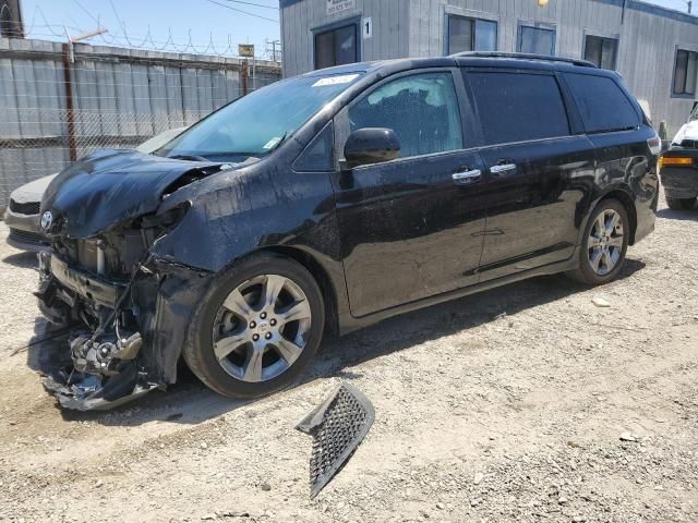 2014 Toyota Sienna Sport