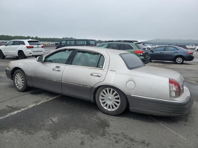 2003 Lincoln Town Car Signature