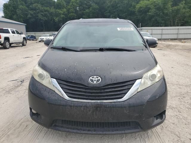 2013 Toyota Sienna LE