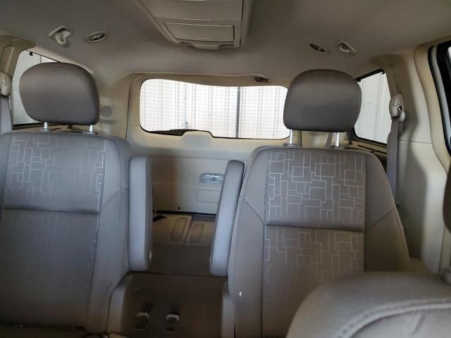 2009 Volkswagen Routan SE