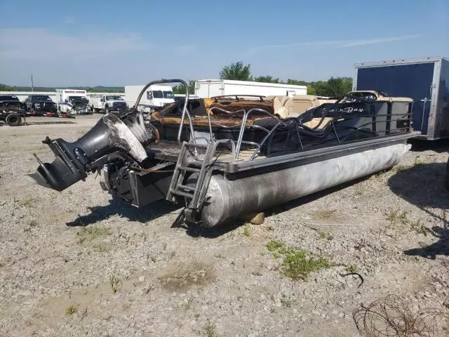 2019 Wildwood Pontoon