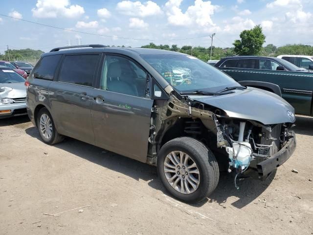 2012 Toyota Sienna XLE