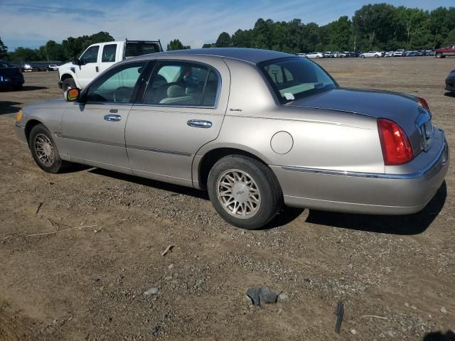 1999 Lincoln Town Car Signature