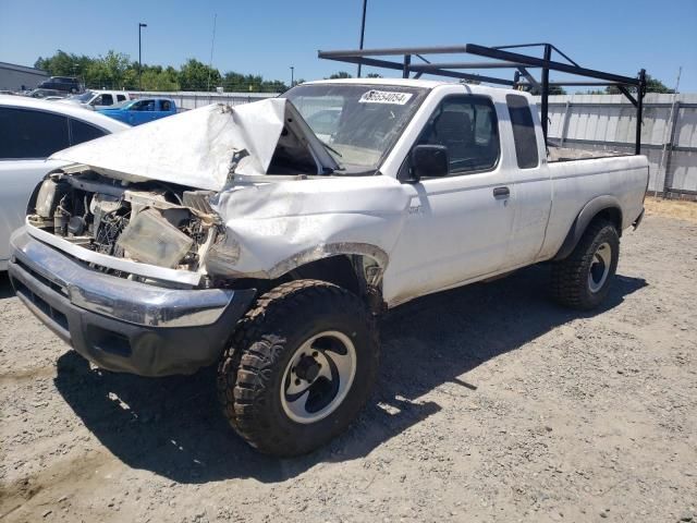 2000 Nissan Frontier King Cab XE