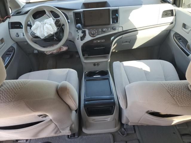 2011 Toyota Sienna LE