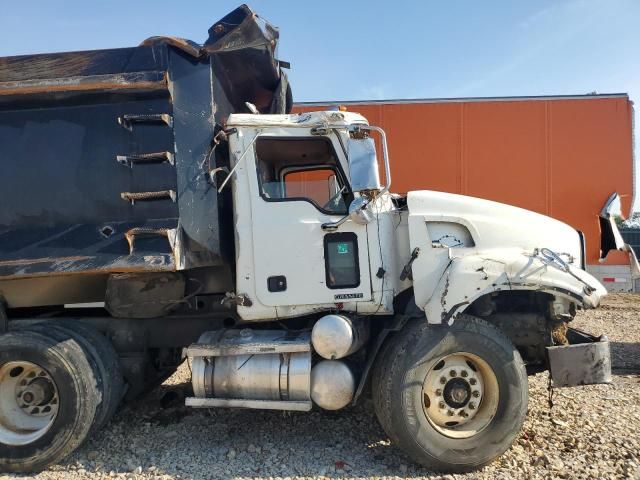 2007 Mack 700 CV700