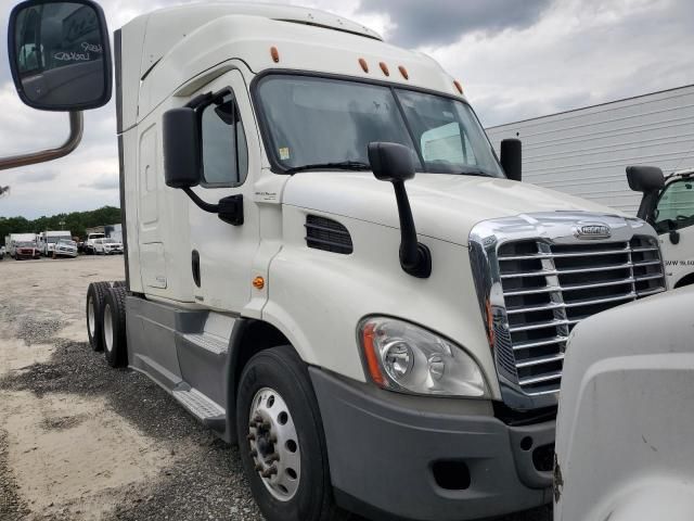 2018 Freightliner Cascadia 113