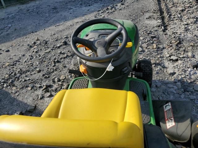 2015 John Deere Lawnmower