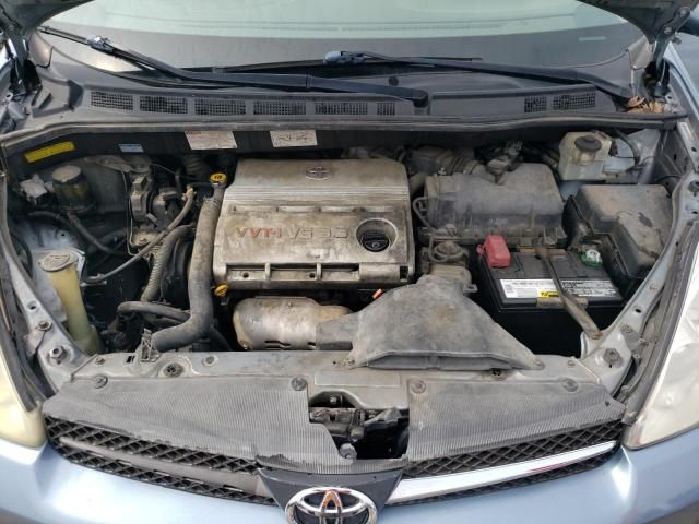 2004 Toyota Sienna XLE