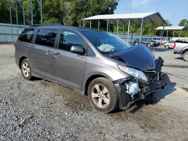 2020 Toyota Sienna LE